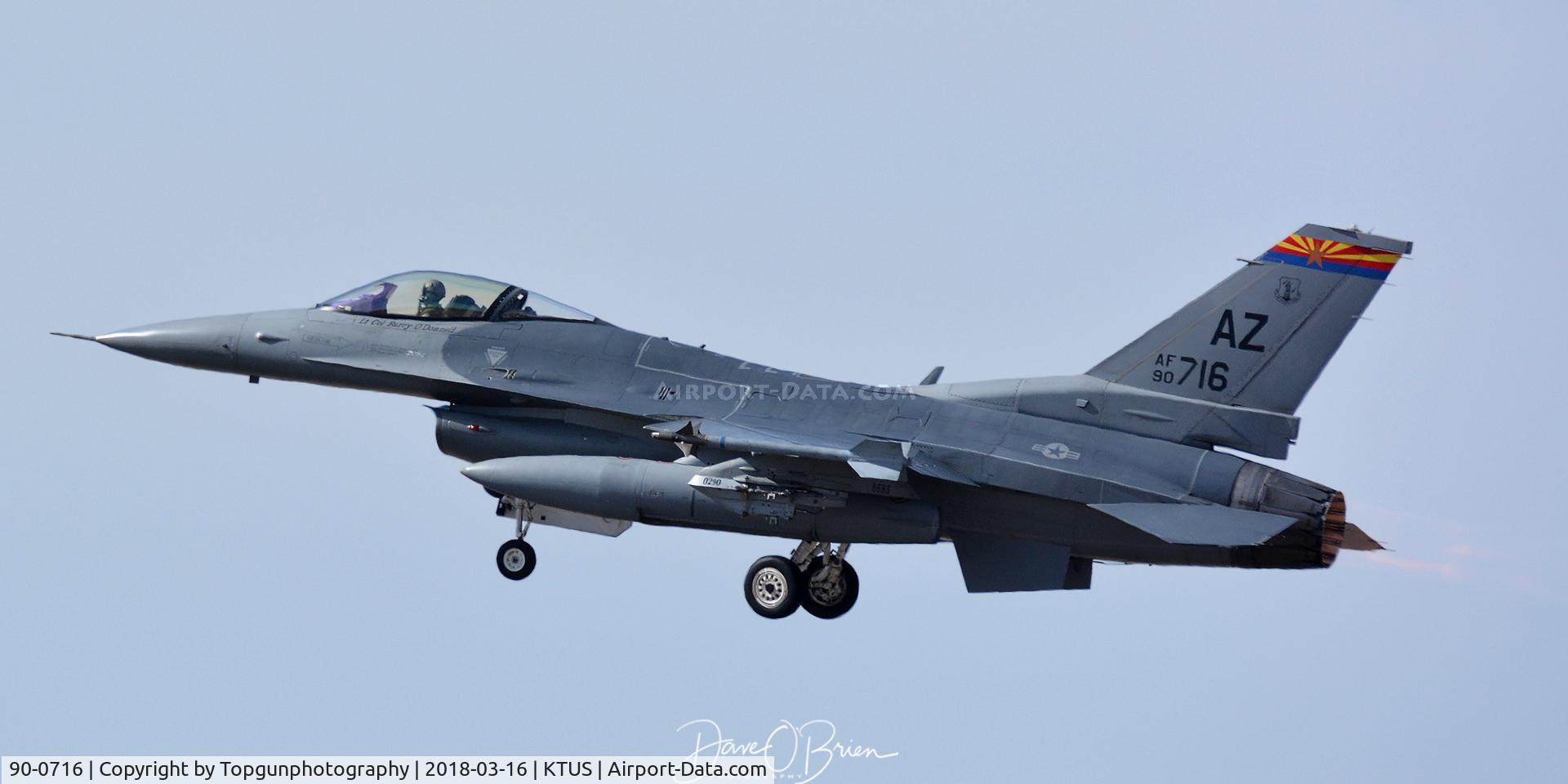 90-0716, General Dynamics F-16C C/N 1C-324, AZ ANG launching from Tucson airport