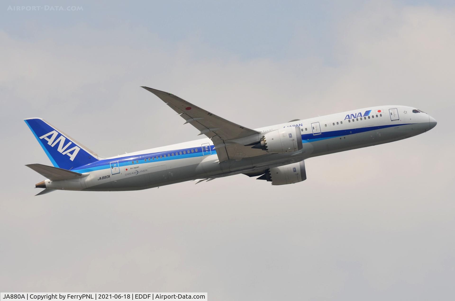 JA880A, 2016 Boeing 787-9 Dreamliner C/N 34533, ANA B789 taking-off for Tokyo