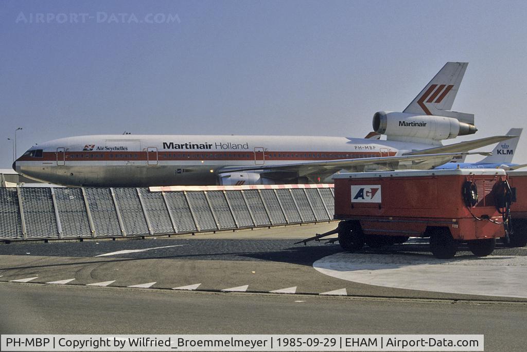 PH-MBP, 1976 McDonnell Douglas DC-10-30 (CF) C/N 46956, Taxiing in to the terminal.