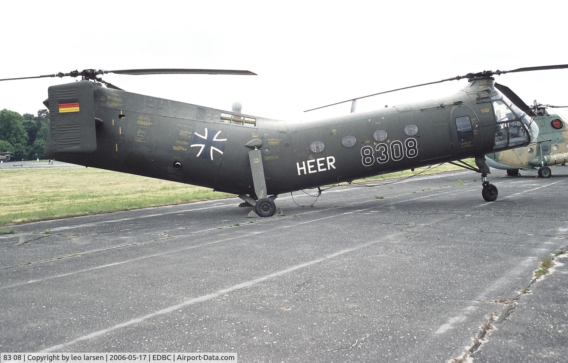 83 08, Vertol (Piasecki) H-21C Shawnee C/N WG8, Berlin Gatow museum 17.5.2006