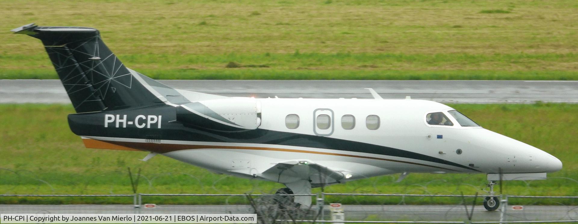 PH-CPI, 2016 Embraer EMB-500 Phenom 100 C/N 50000368, Taxiing at Ostend,Belgium