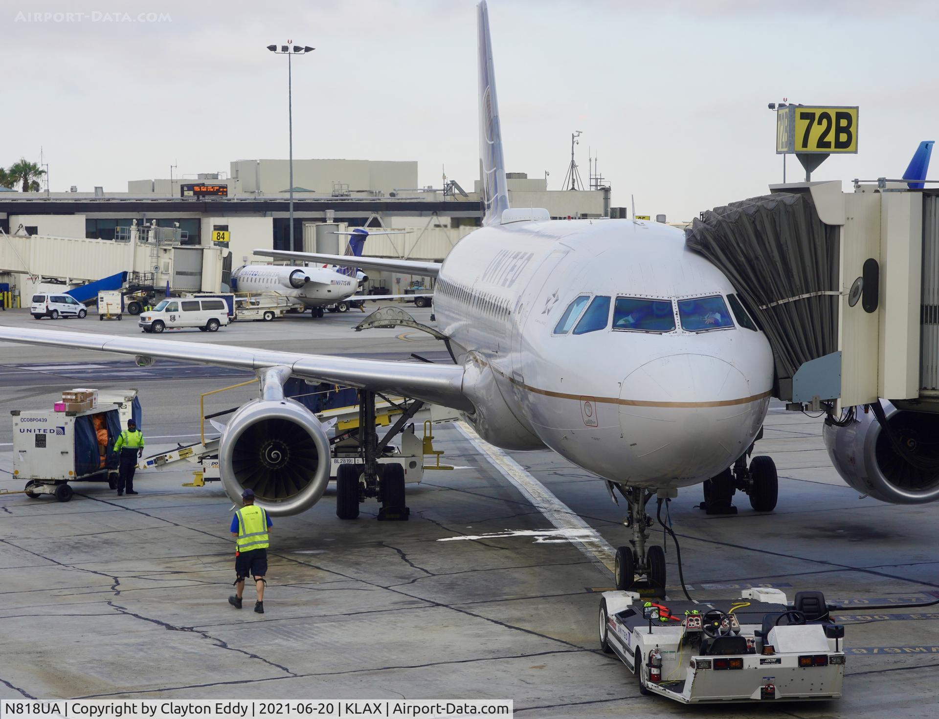 N818UA, 1998 Airbus A319-131 C/N 882, LAX 2021.