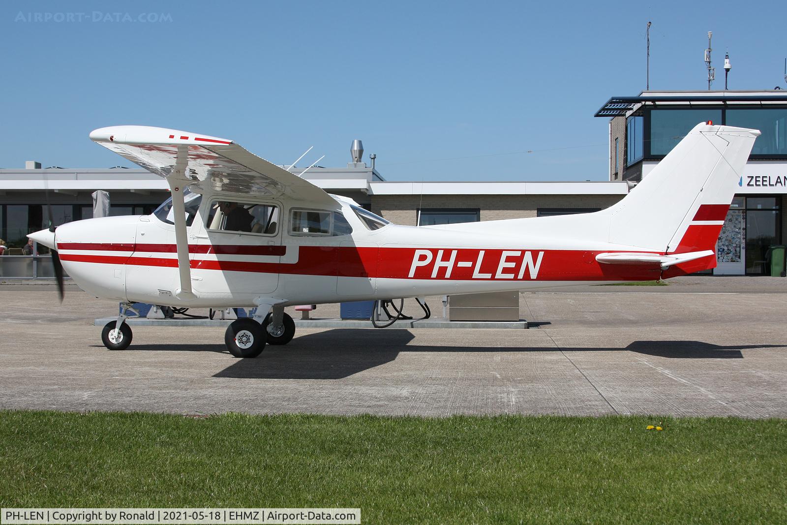 PH-LEN, Reims F172N Skyhawk C/N 1619, at ehmz