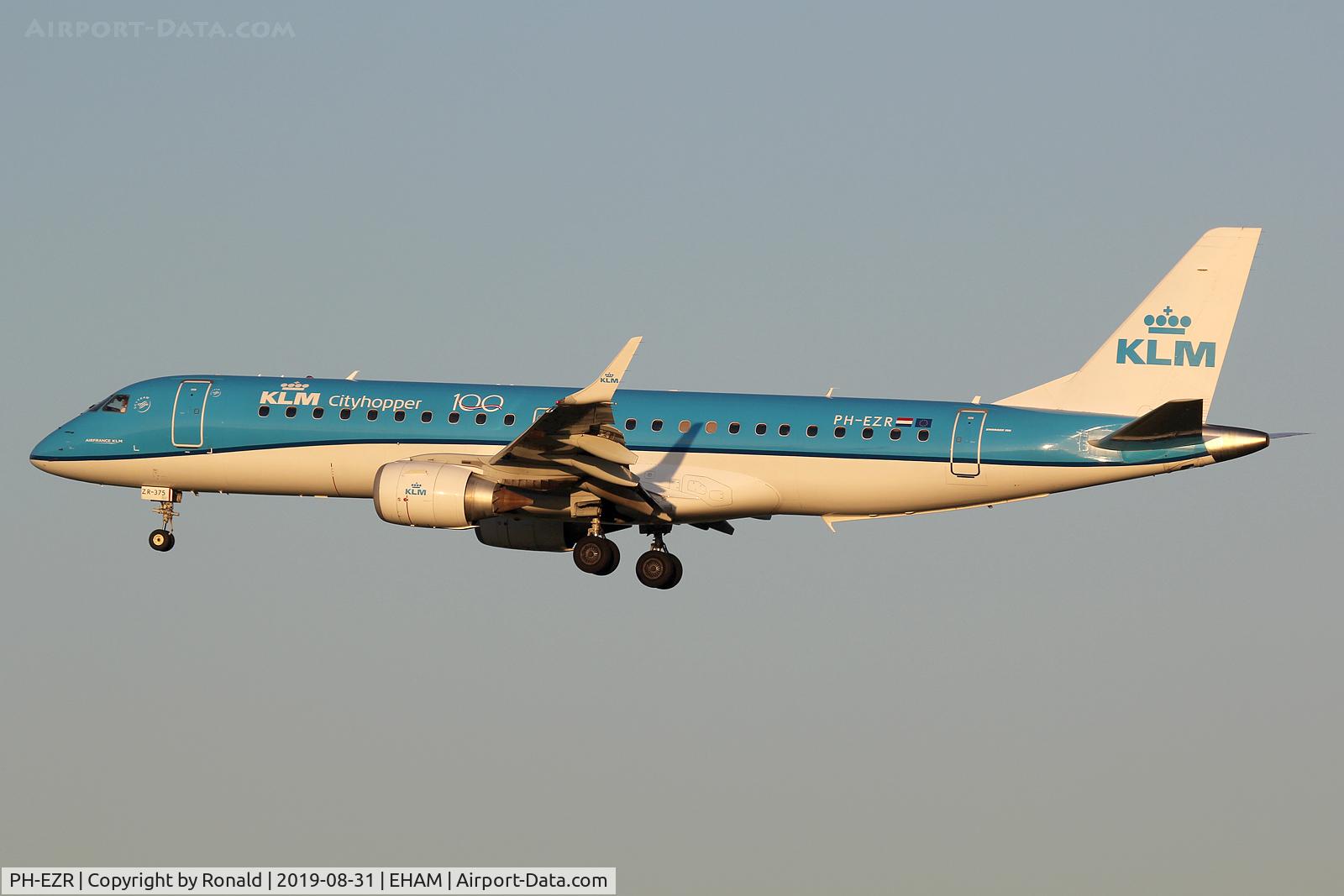 PH-EZR, 2010 Embraer 190LR (ERJ-190-100LR) C/N 19000375, at spl
