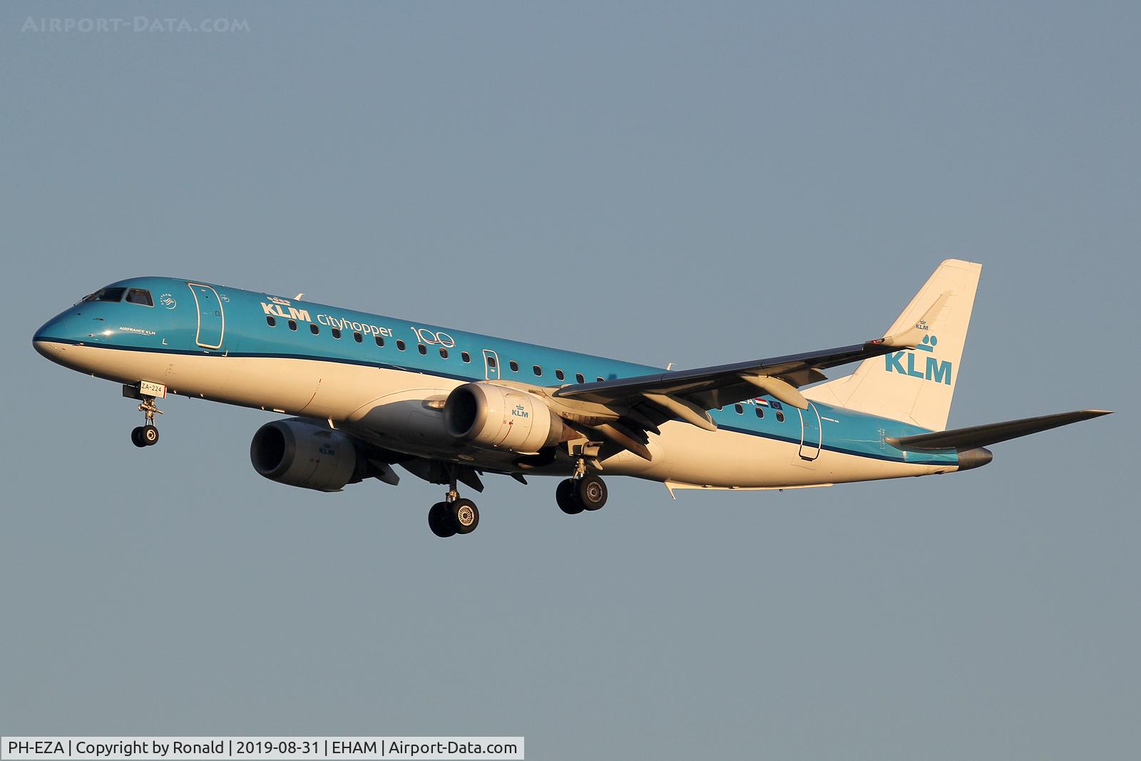 PH-EZA, 2008 Embraer 190LR (ERJ-190-100LR) C/N 19000224, at spl