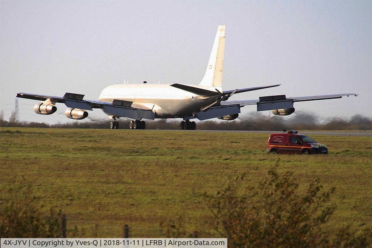 4X-JYV, 1975 Boeing 707-3L6C C/N 21096, Israeli Air Force Boeing 707-3L6C, Reverse thrust landing rwy 25L, Brest-Bretagne Airport (LFRB-BES)