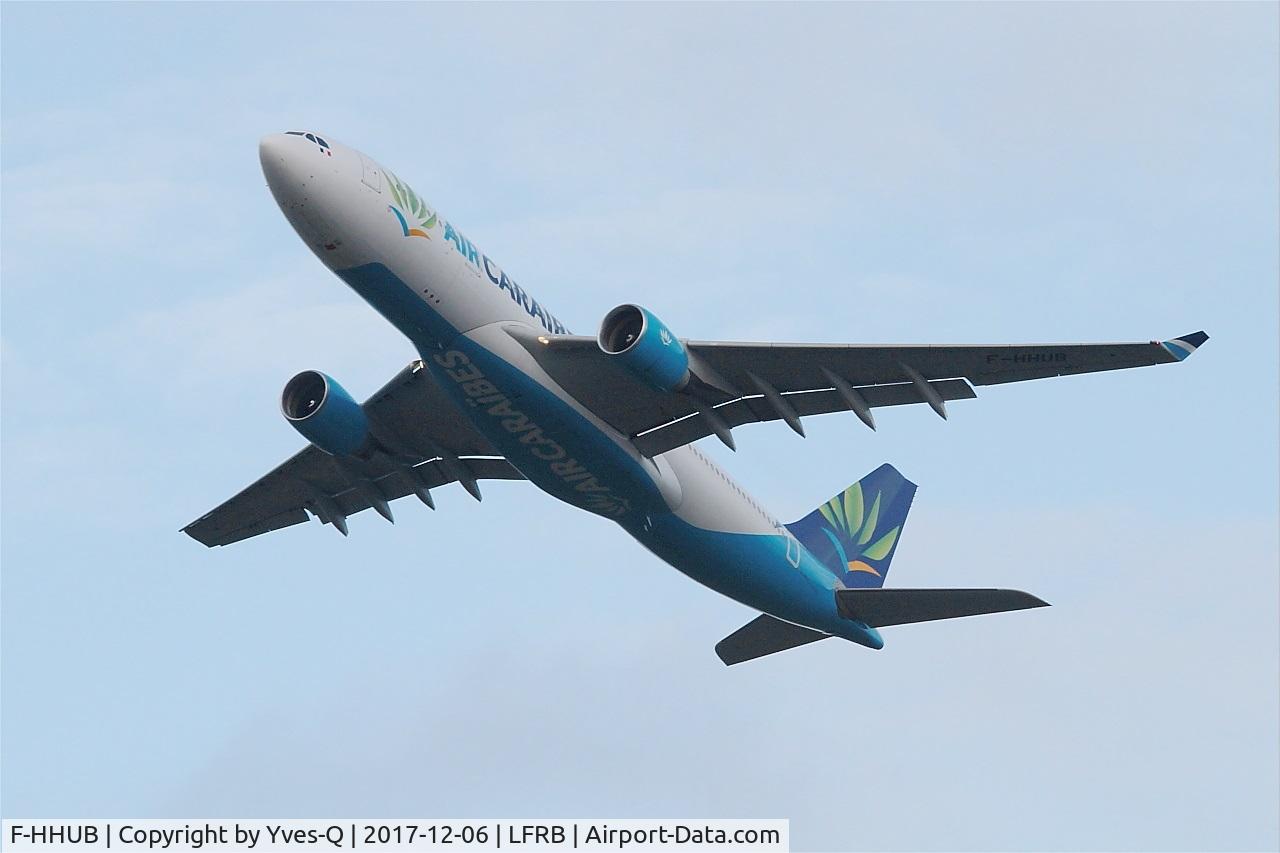 F-HHUB, 2000 Airbus A330-223 C/N 343, Airbus A330-223, Take off rwy 25L, Brest-Bretagne airport (LFRB-BES)