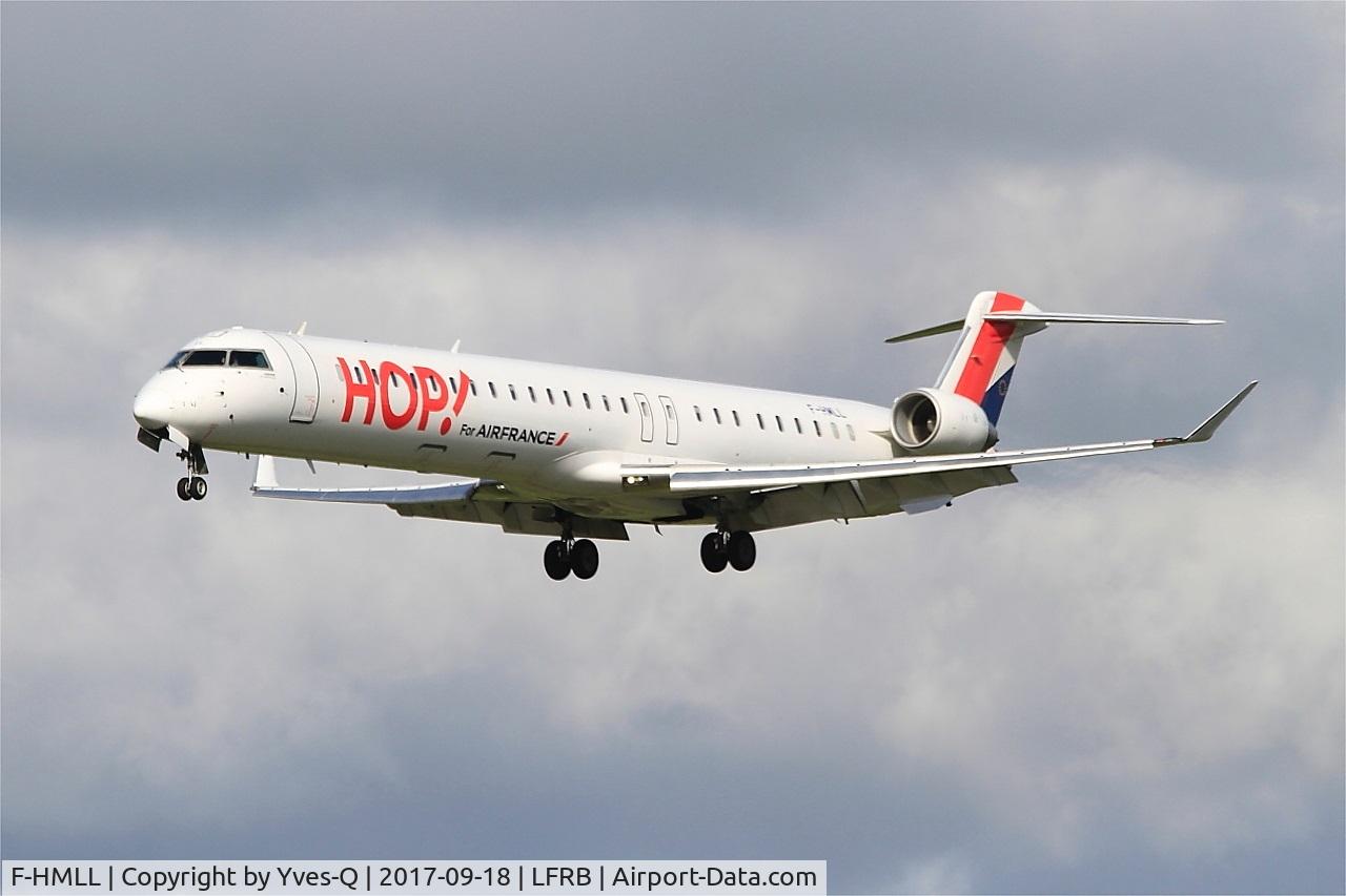 F-HMLL, 2011 Bombardier CRJ-1000EL NG (CL-600-2E25) C/N 19017, Bombardier CRJ-1000, Short approach rwy 25L, Brest-Bretagne airport (LFRB-BES)