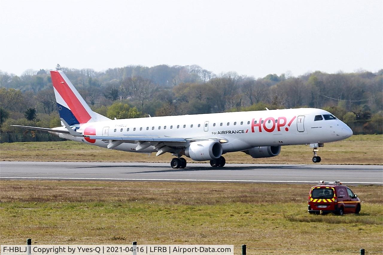 F-HBLJ, 2009 Embraer 190LR (ERJ-190-100LR) C/N 19000133, Embraer 190AR, Landing rwy 07R, Brest-Bretagne airport (LFRB-BES)