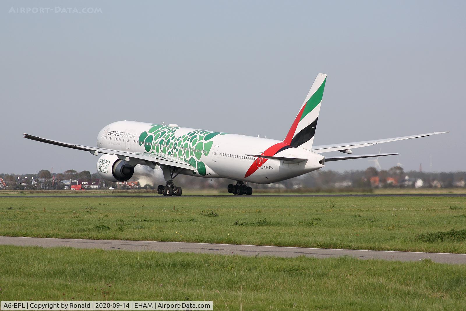 A6-EPL, 2016 Boeing 777-300/ER C/N 42331, at spl