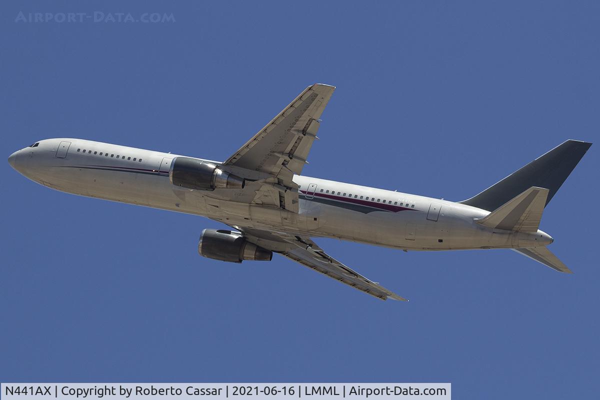 N441AX, 1999 Boeing 767-36N/ER C/N 29898, Runway 31