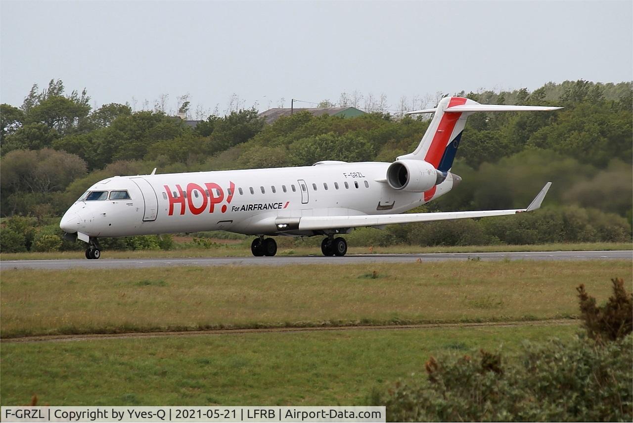 F-GRZL, 2006 Bombardier CRJ-700 (CL-600-2C10) Regional Jet C/N 10245, Canadair Regional Jet CRJ-701, Take off run Rwy 25L, Brest-Bretagne Airport (LFRB-BES)