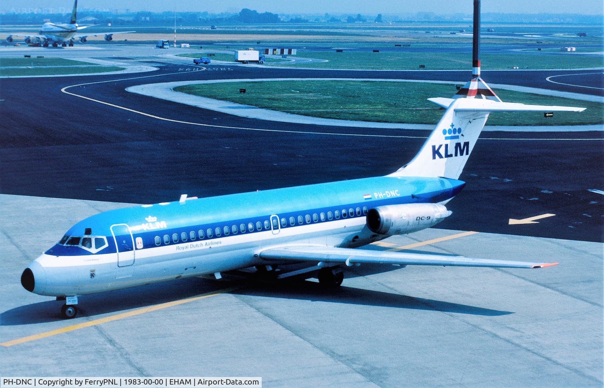 PH-DNC, 1966 Douglas DC-9-15 C/N 45720, KLM DC-9-15 arriving at its gate