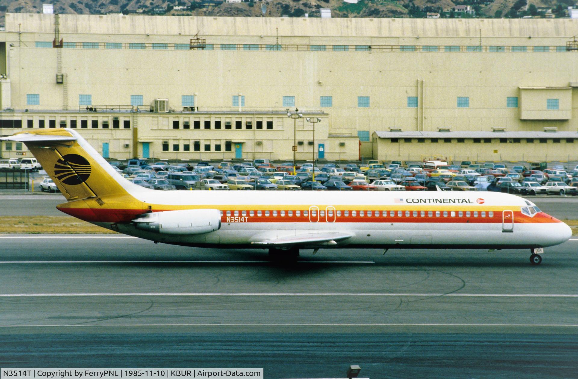 N3514T, 1979 McDonnell Douglas DC-9-32 C/N 48113, Continental DC-9-32 rolling after landing
