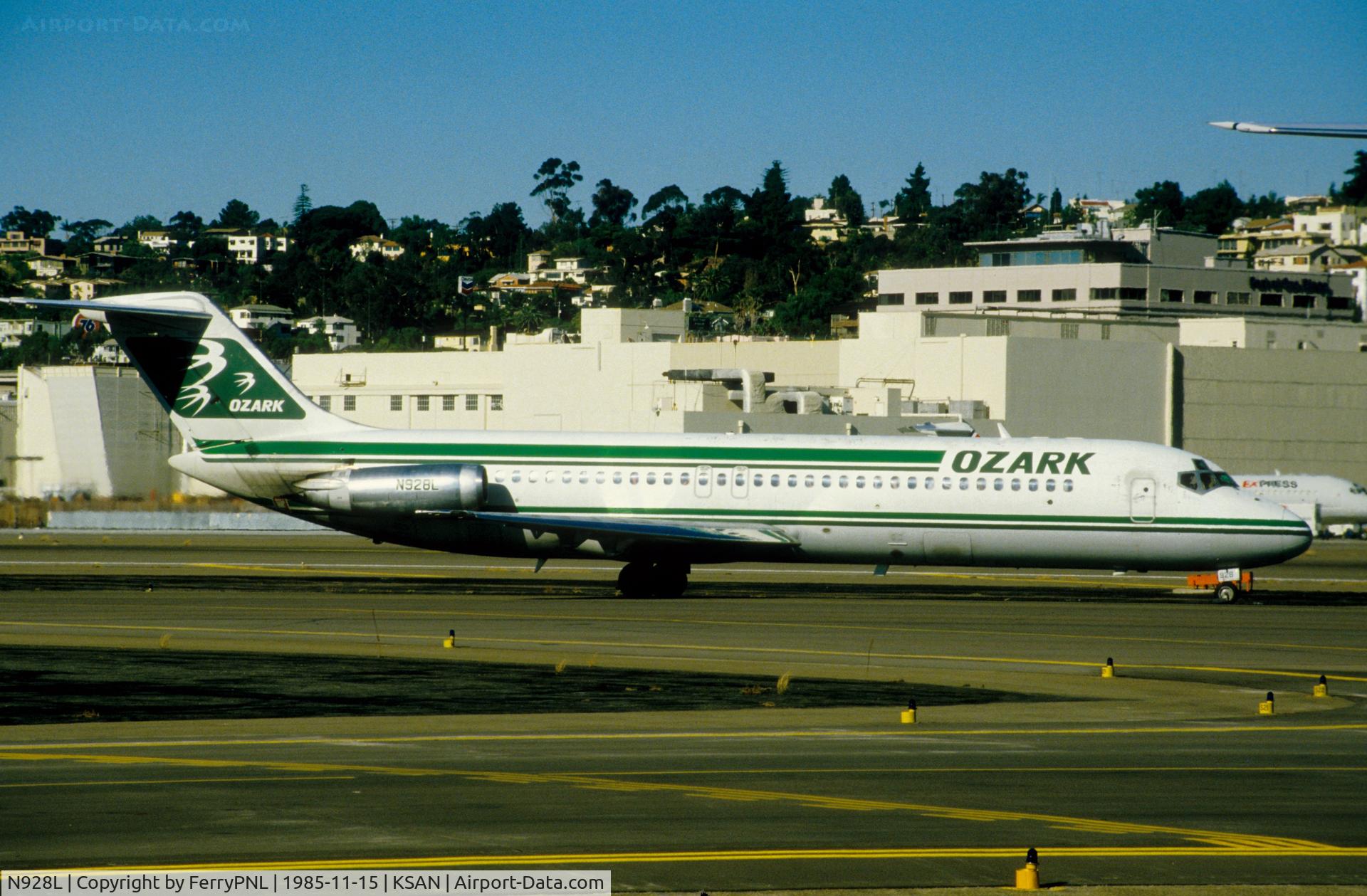 N928L, 1980 McDonnell Douglas DC-9-34 C/N 48124, Ozark DC-9-34 taxiing for departure