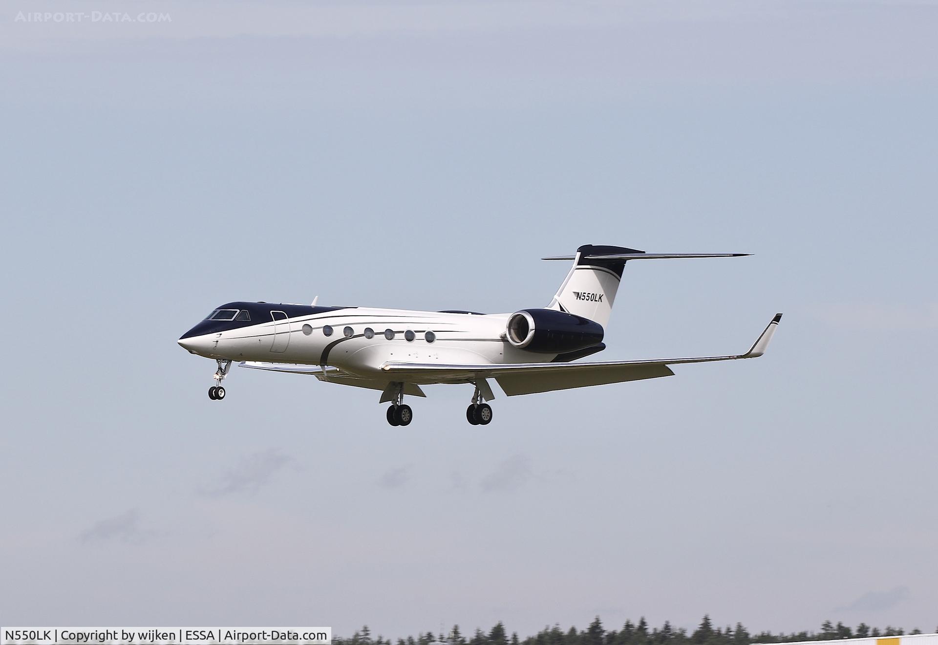 N550LK, 2003 Gulfstream Aerospace GV-SP (G550) C/N 5023, RWY 19L