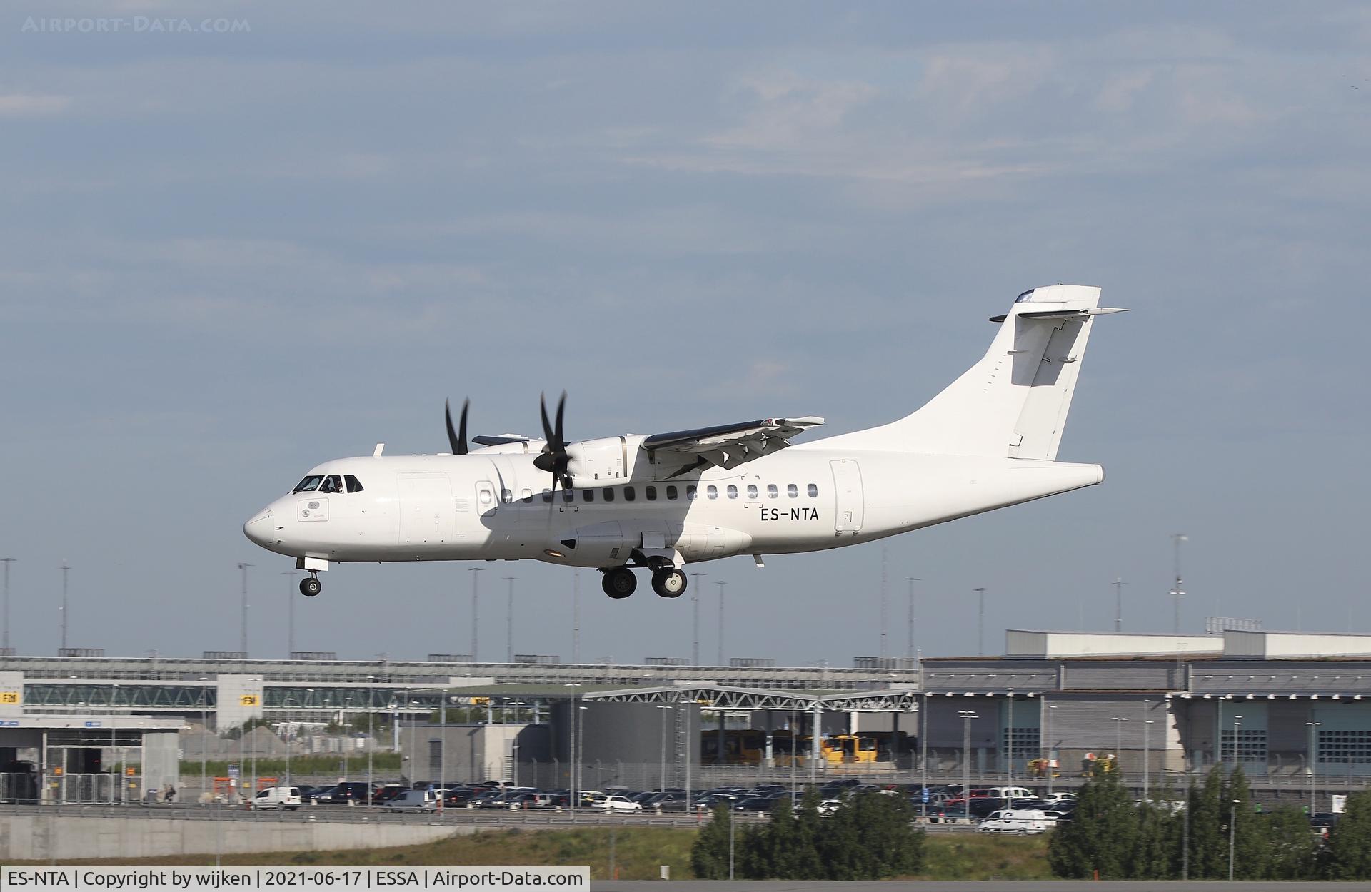 ES-NTA, 2006 ATR 42-500 C/N 655, RWY 19L