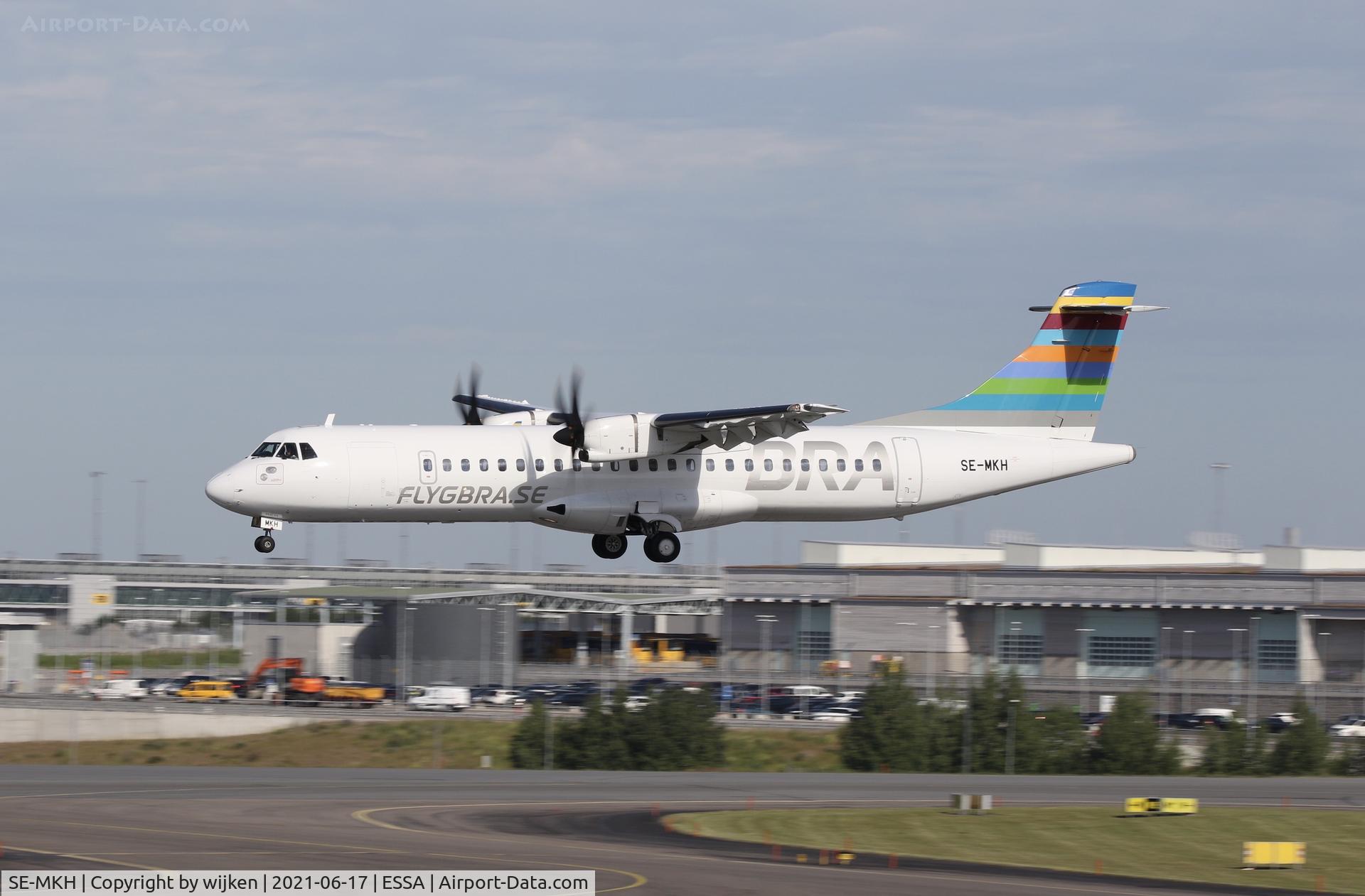 SE-MKH, 2016 ATR 72-600 (72-212A) C/N 1372, RWY 19L