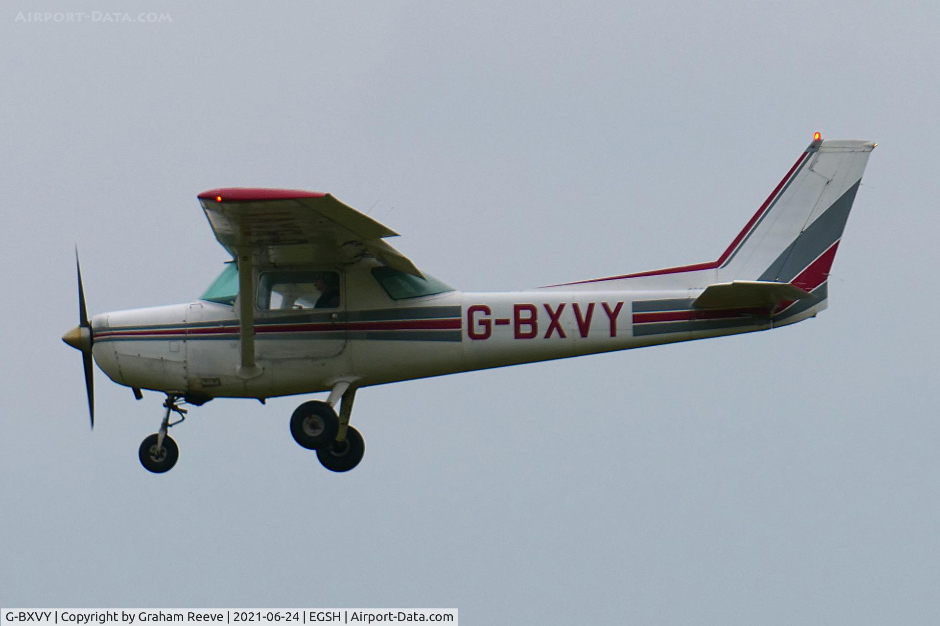 G-BXVY, 1979 Cessna 152 C/N 152-79808, On approach to Norwich.
