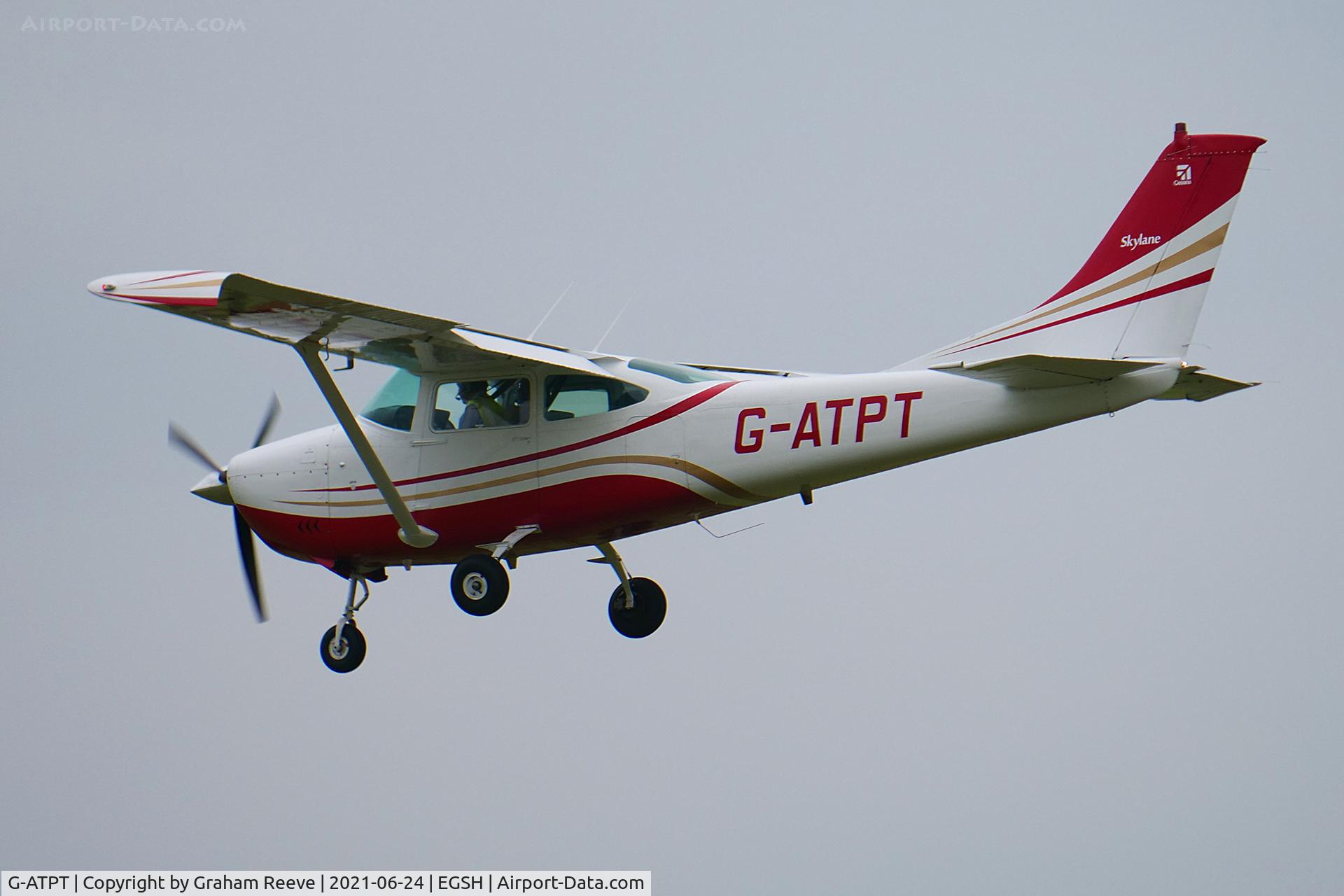 G-ATPT, 1966 Cessna 182J Skylane C/N 182-57056, On approach to Norwich.