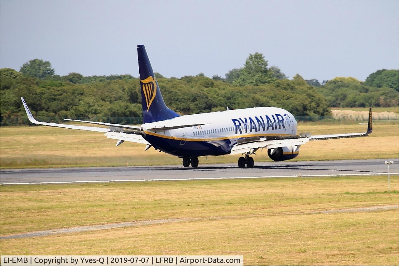 EI-EMB, 2010 Boeing 737-8AS C/N 38511, Boeing 737-8AS, Landing rwy 07R, Brest-Bretagne airport (LFRB-BES)