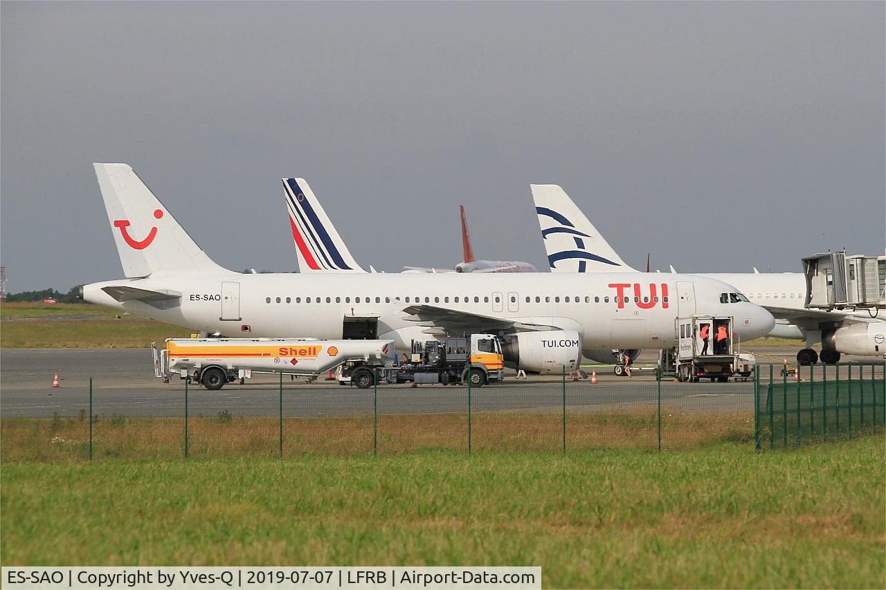 ES-SAO, 1998 Airbus A320-214 C/N 0936, Airbus A320-214, Refueling, Brest-Bretagne airport (LFRB-BES)