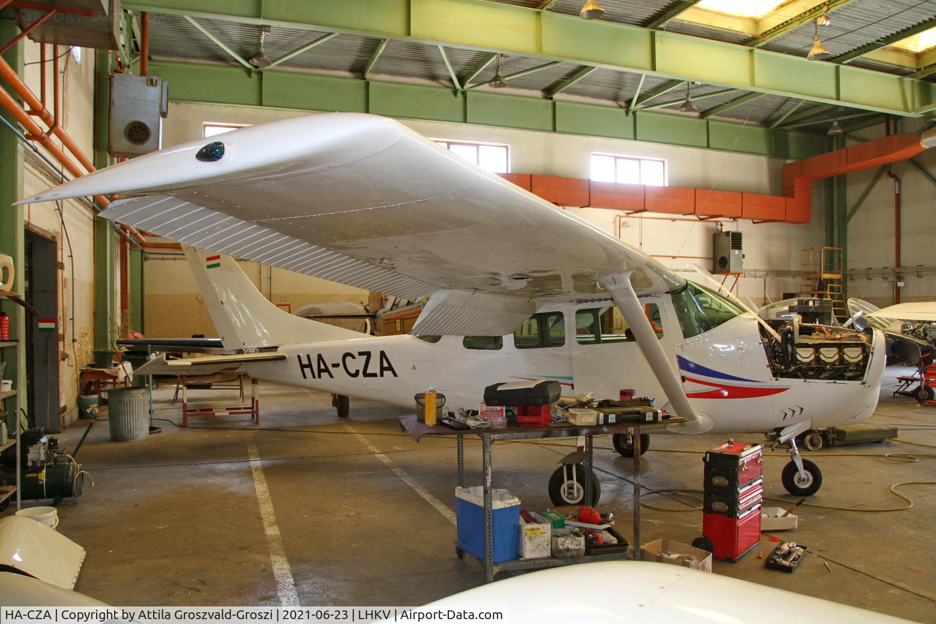 HA-CZA, 1964 Cessna 205A C/N 205-0556, LHKV - Kaposújlak Airport, Hungary