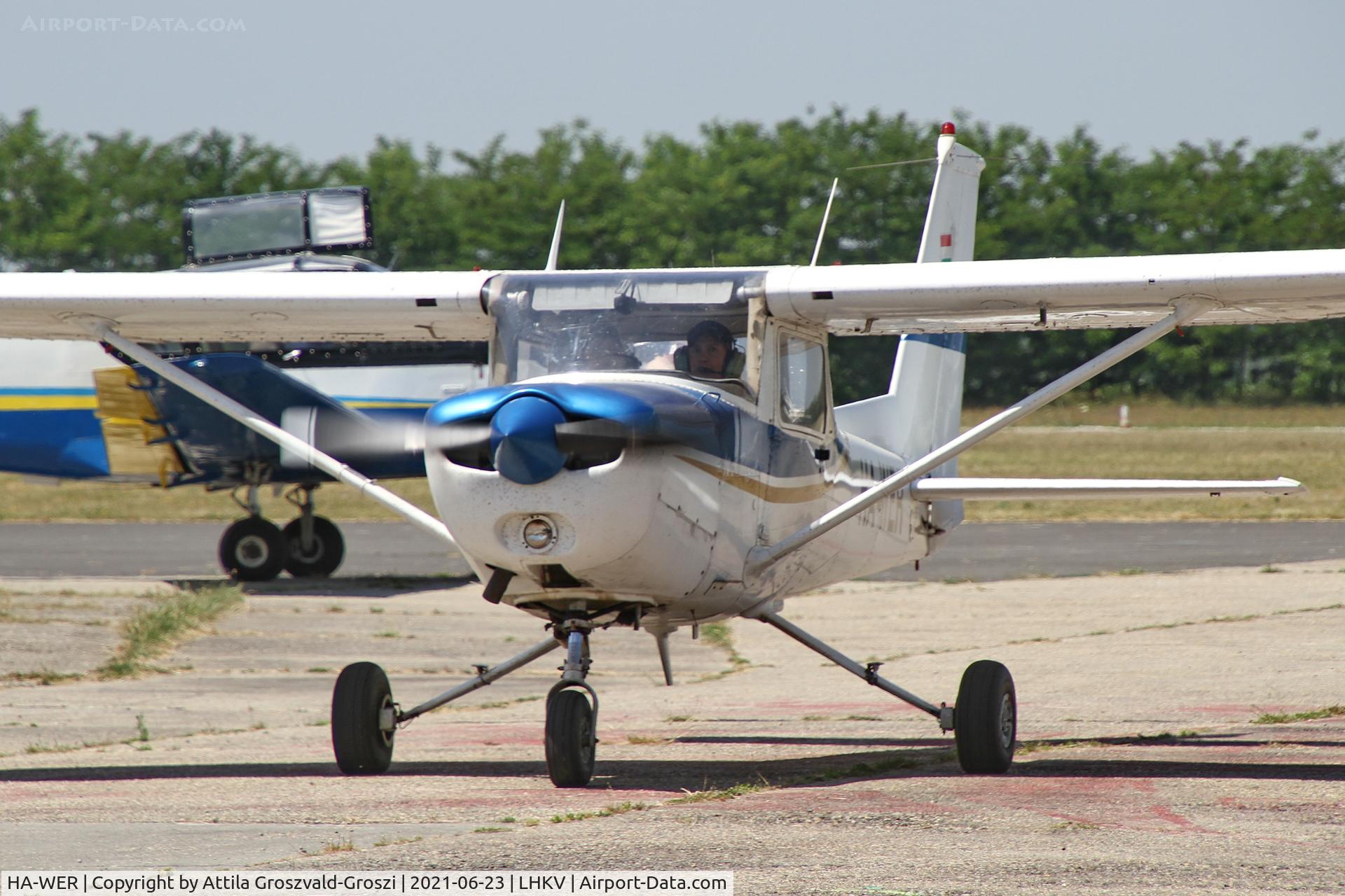 HA-WER, 1980 Reims F152 C/N 1728, LHKV - Kaposújlak Airport, Hungary