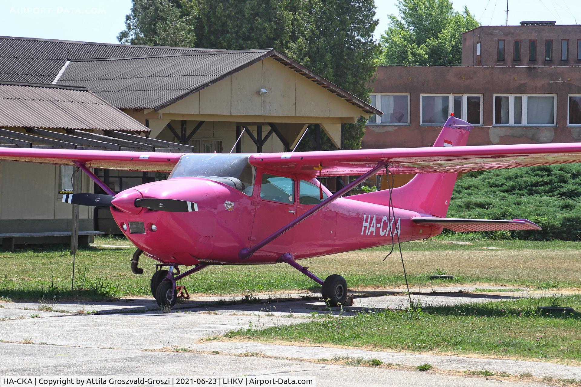 HA-CKA, 1979 Reims F182Q Skylane C/N F18200100, LHKV - Kaposújlak Airport, Hungary