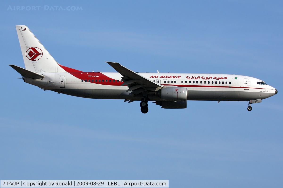 7T-VJP, 2001 Boeing 737-8D6 C/N 30208, at bcn