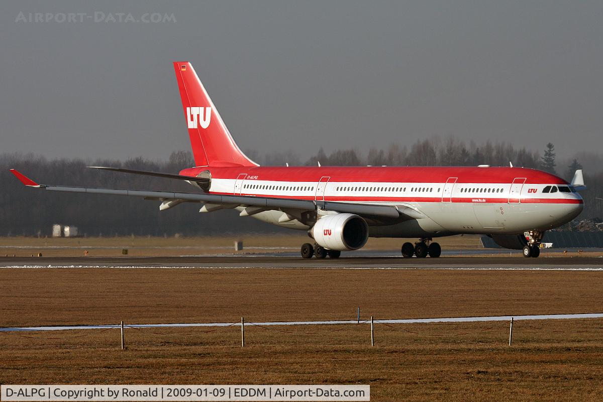 D-ALPG, 2002 Airbus A330-223 C/N 493, at muc