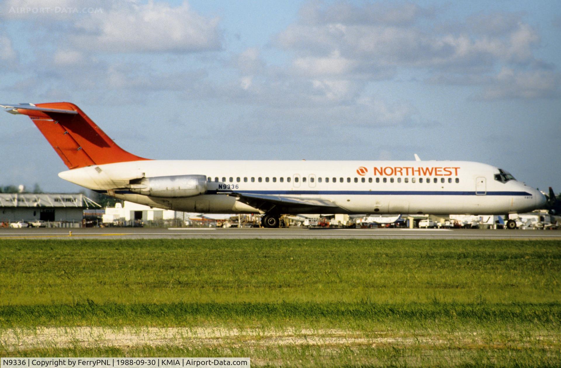 N9336, 1968 Douglas DC-9-31 C/N 47338, Northwest DC-9-31 in hybrid livery