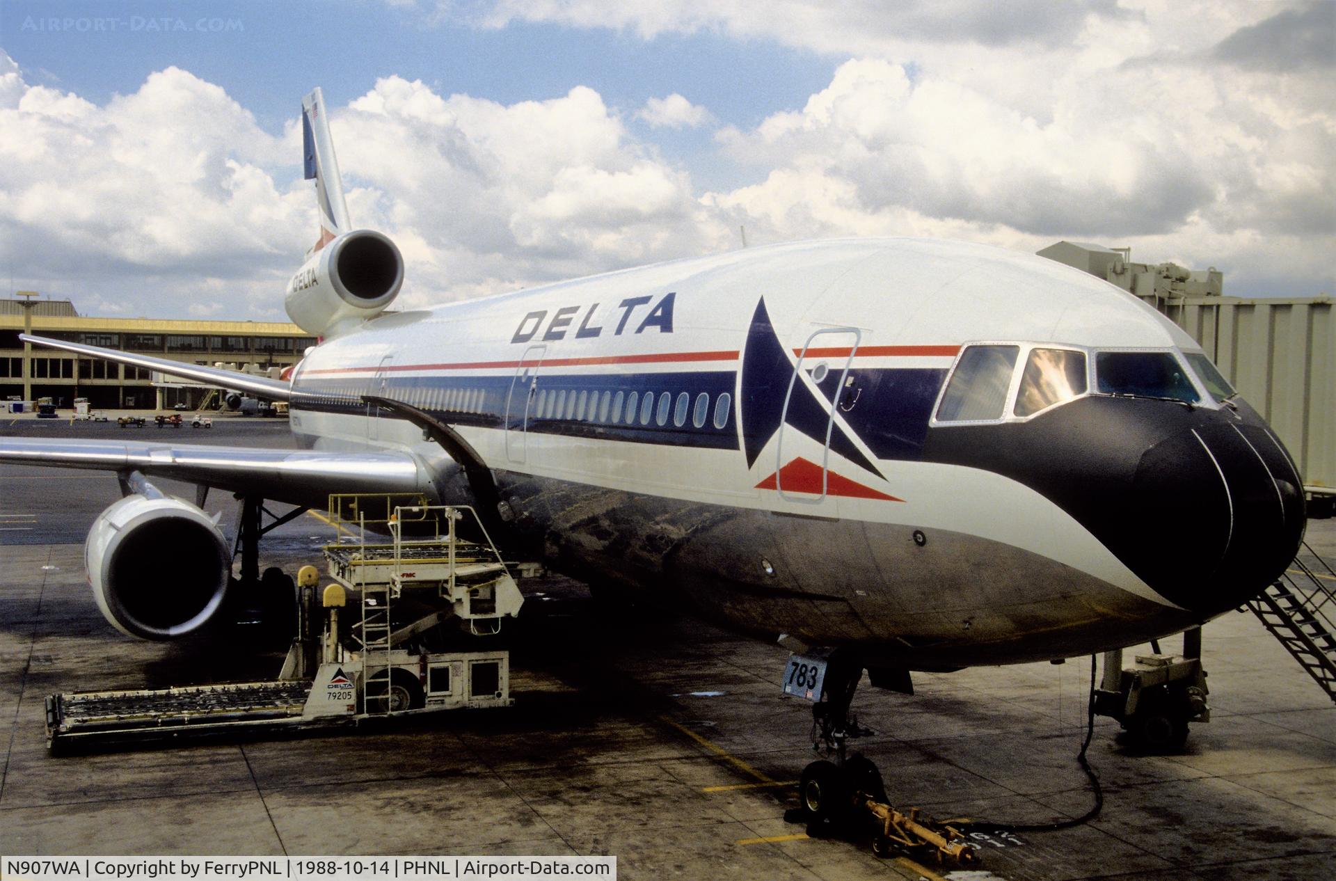 N907WA, 1976 McDonnell Douglas DC-10-10 C/N 46946, Delta DC-10-10 awaiting its pax back  to the mainland