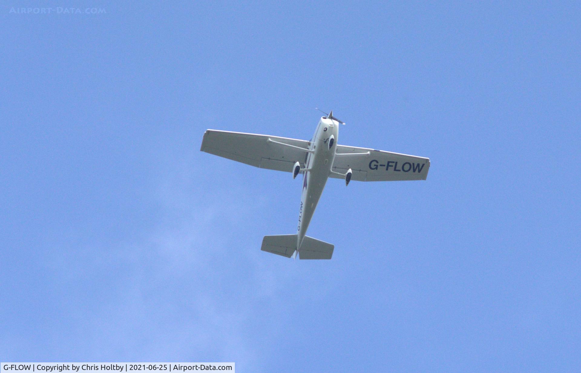 G-FLOW, 2004 Cessna 172S C/N 172S9677, Over Potters Bar, Herts.