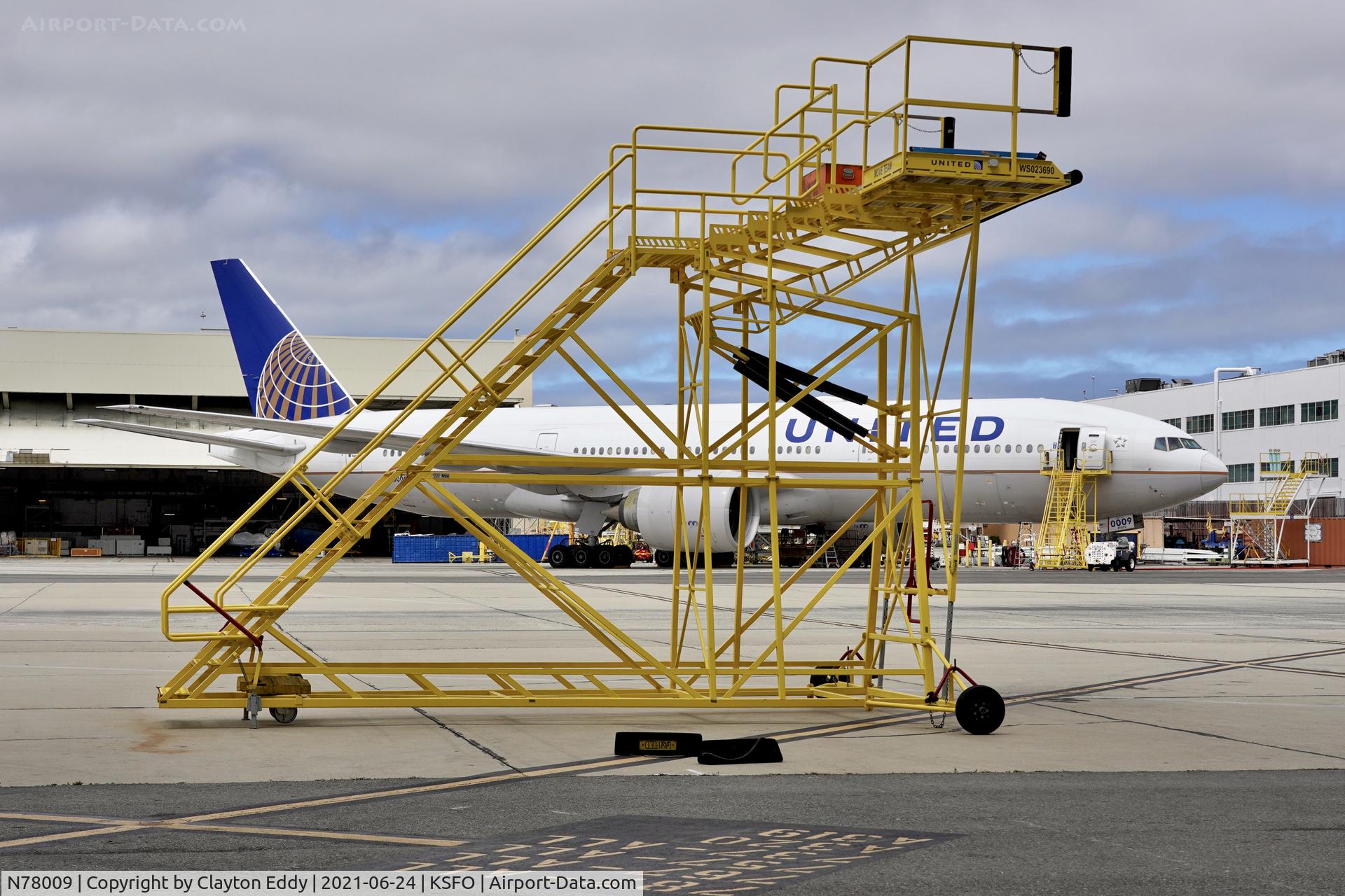 N78009, 1999 Boeing 777-224 C/N 29479, SFO 2021.