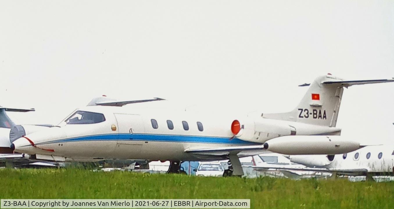 Z3-BAA, 1975 Gates Learjet 25B C/N 25-205, scan from slide ´90s