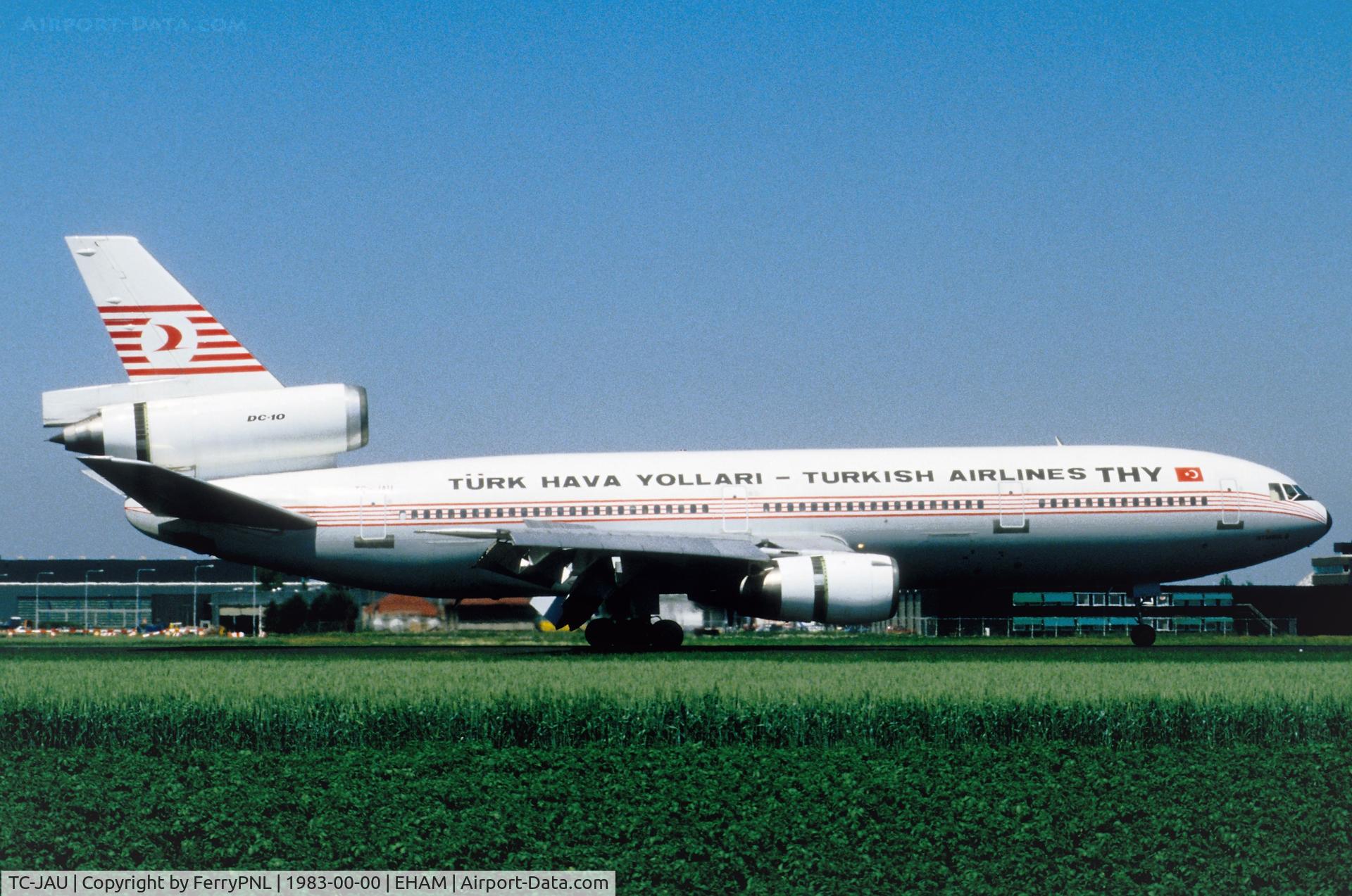 TC-JAU, 1972 McDonnell Douglas DC-10-10F C/N 46705, Turkish DC-10-10 landing