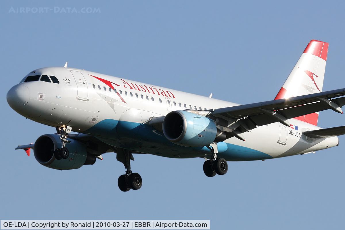 OE-LDA, 2004 Airbus A319-112 C/N 2131, at bru