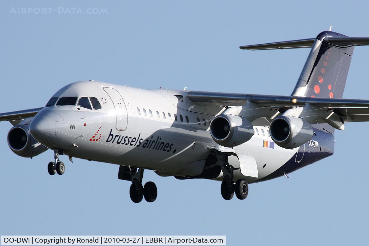 OO-DWI, 1999 British Aerospace Avro 146-RJ100 C/N E3342, at bru