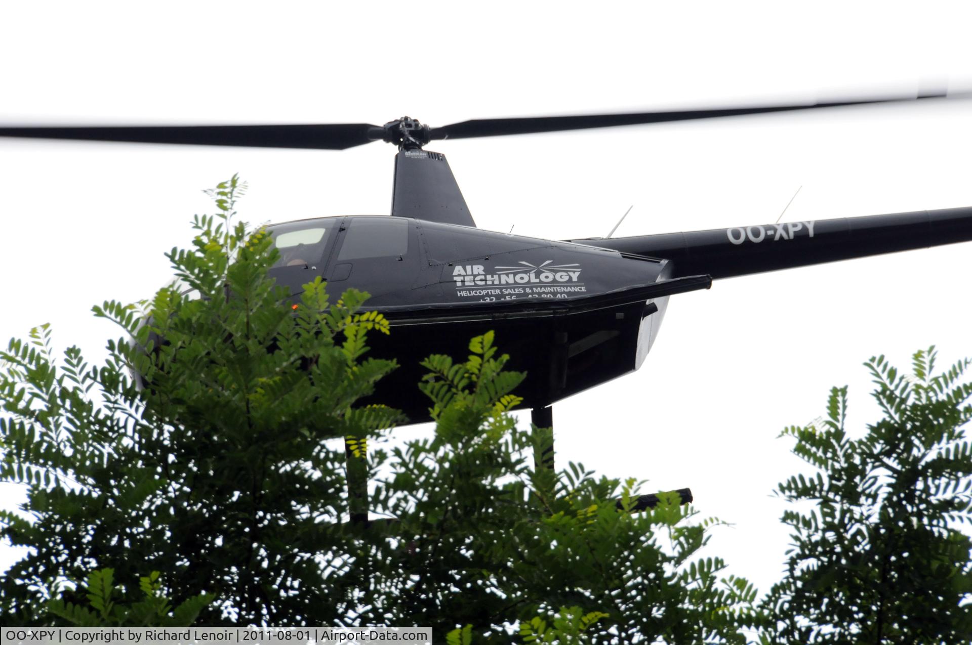 OO-XPY, 2005 Robinson R44 Clipper II C/N 10850, Passing low over my garden. (Liège, Belgium)