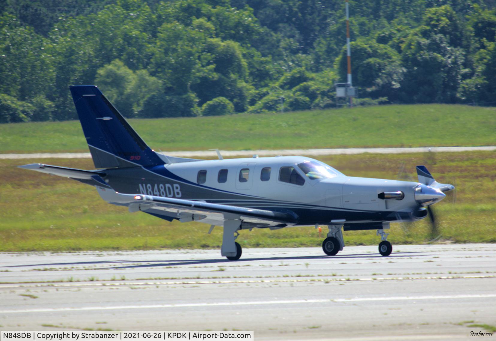 N848DB, 2018 Daher TBM-700 C/N 1233, Taking off from 21R for Destin, FL