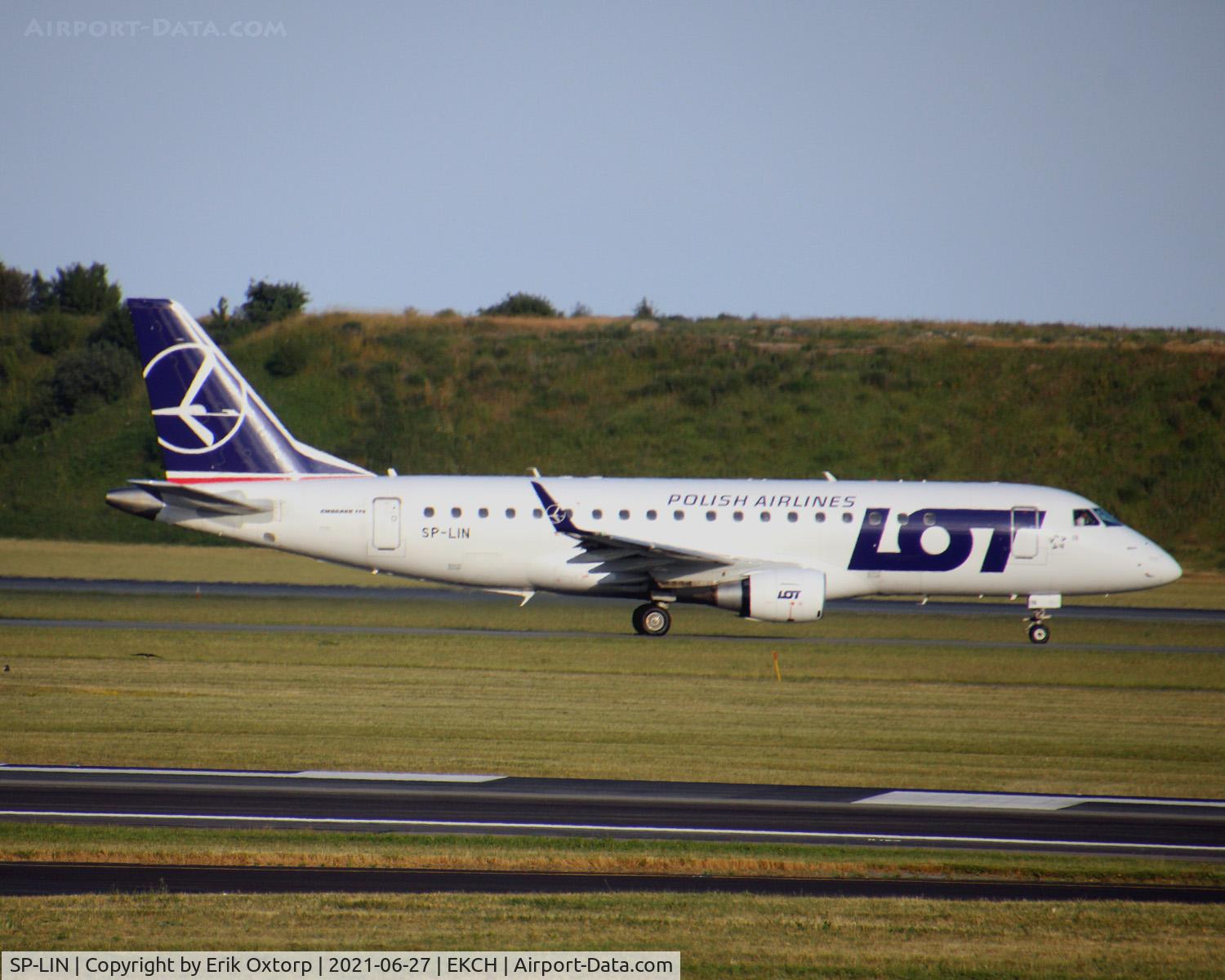 SP-LIN, 2010 Embraer 175LR (ERJ-170-200LR) C/N 17000313, SP-LIN taxi for takeoff rw 04R