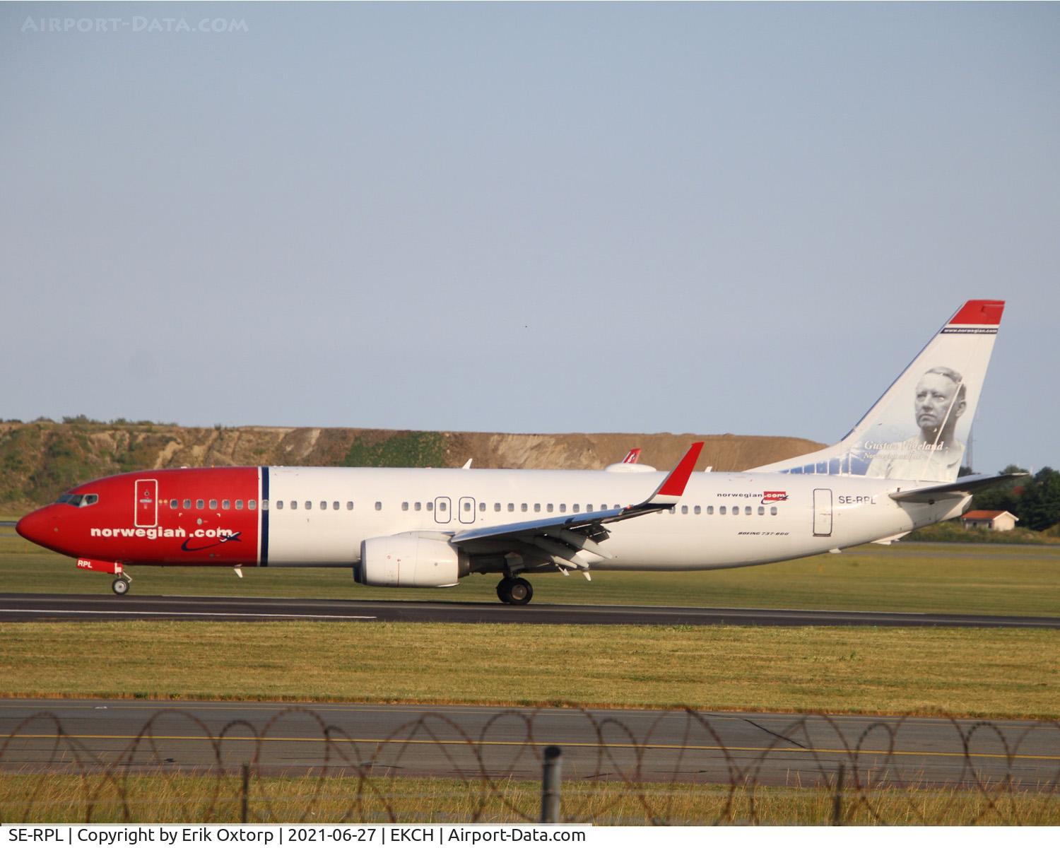 SE-RPL, 2016 Boeing 737-8JP C/N 42080, SE-RPL landing rw 04L