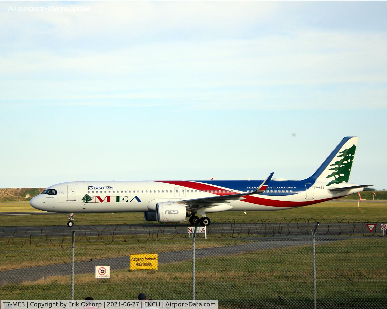 T7-ME3, 2020 Airbus A321-271NX C/N 10000, T7-ME3 landing rw 04L