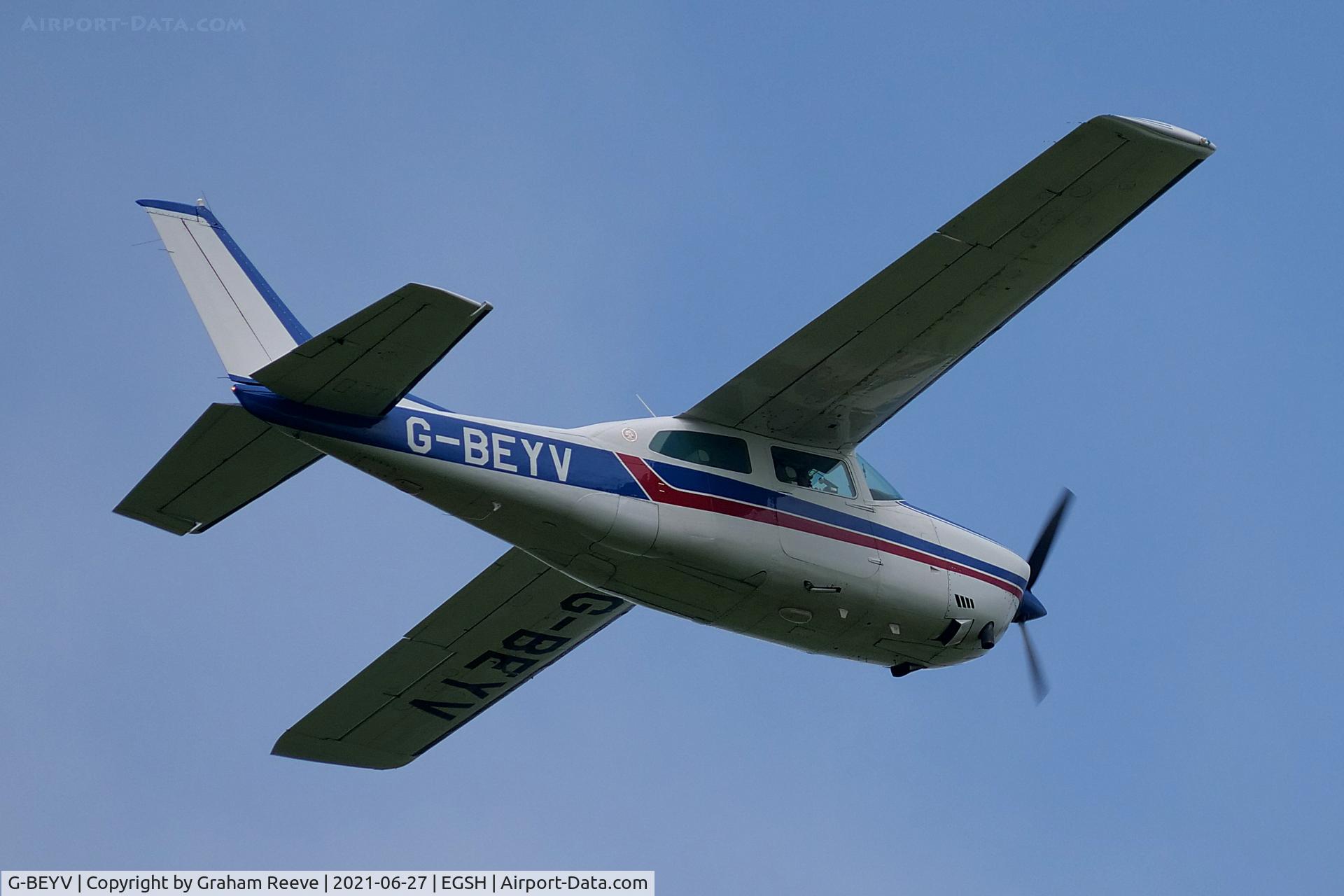 G-BEYV, 1977 Cessna T210M Turbo Centurion C/N 21061583, Departing from Norwich.