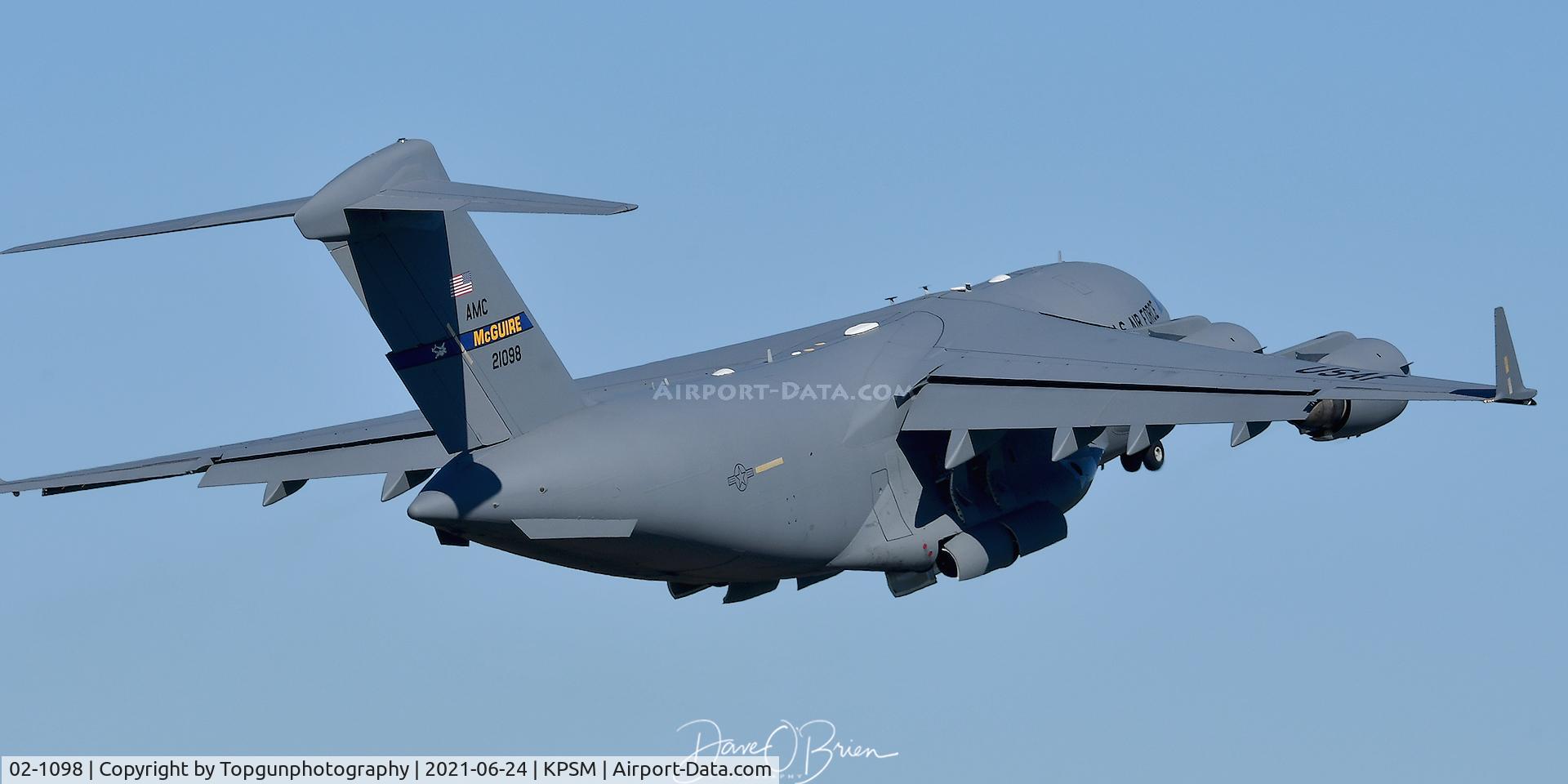 02-1098, 2002 Boeing C-17A Globemaster III C/N P-98, REACH144 makes a quick refuel and heads right back out