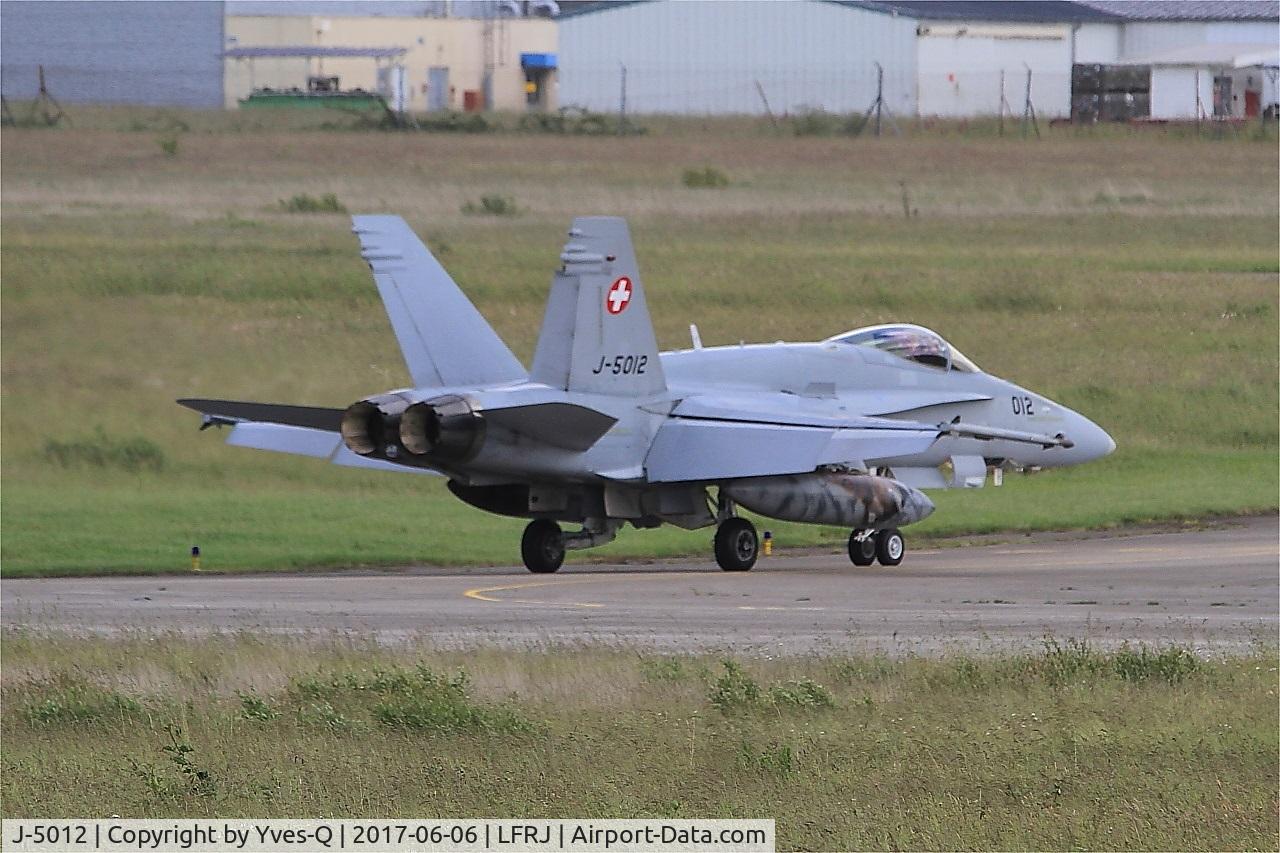 J-5012, McDonnell Douglas F/A-18C Hornet C/N 1352/SFC012, McDonnell Douglas FA-18C Hornet, Taxiing to flight line, Landivisiau Naval Air Base (LFRJ) Tiger Meet 2017