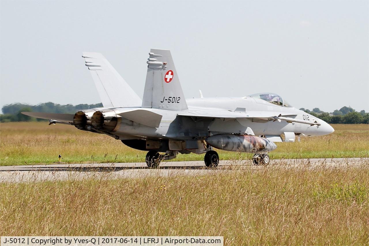 J-5012, McDonnell Douglas F/A-18C Hornet C/N 1352/SFC012, Douglas FA-18C Hornet, Taxiing to flight line, Landivisiau Naval Air Base (LFRJ) Tiger Meet 2017