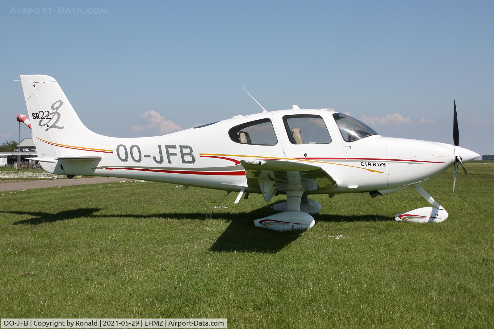 OO-JFB, 2004 Cirrus SR22 G2 C/N 0920, at ehmz