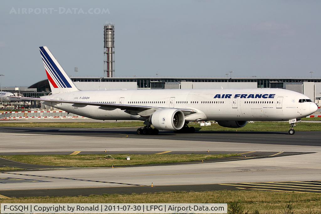 F-GSQH, 2005 Boeing 777-328/ER C/N 32711, at cdg